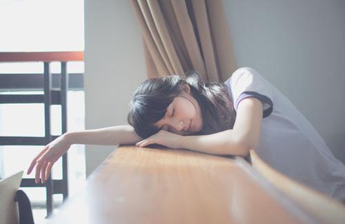 他让你红了眼眶，你却仍笑着原谅